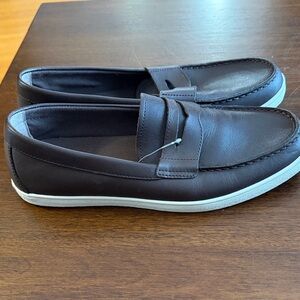 Cole Haan Hyannis dark brown leather penny loafer. Men’s size size 10. NEW